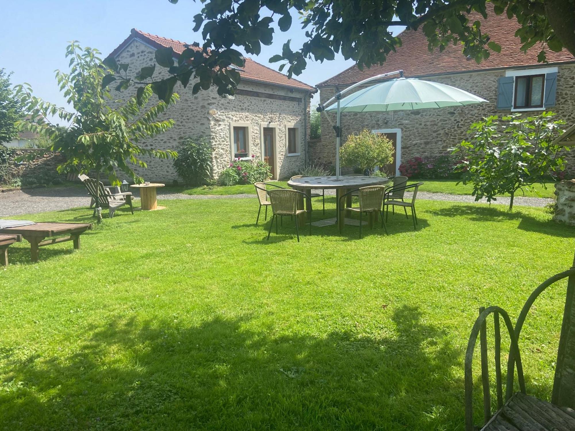 La Petite Maison Dans La Brie Villa Guerard Exterior photo